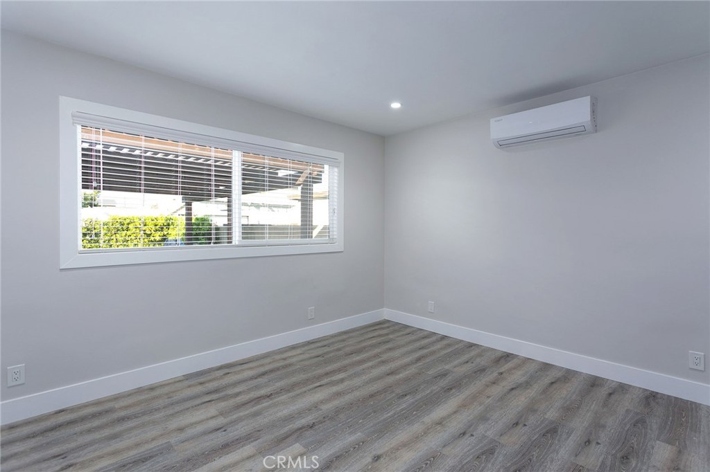 783 E Grand Property Photo 25