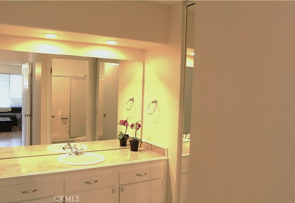 165 Streamwood Property Photo 3