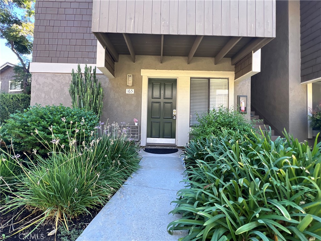 165 Streamwood Property Photo 3