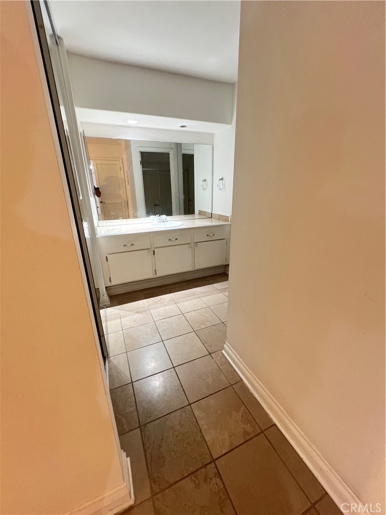 165 Streamwood Property Photo 7