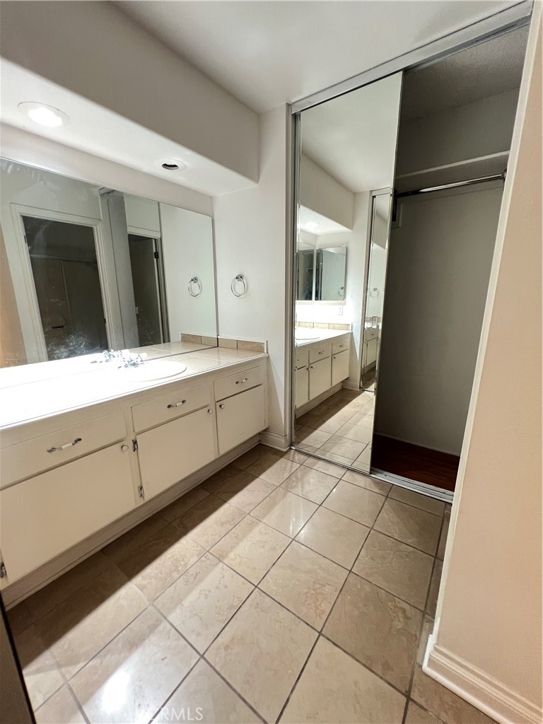 165 Streamwood Property Photo 8