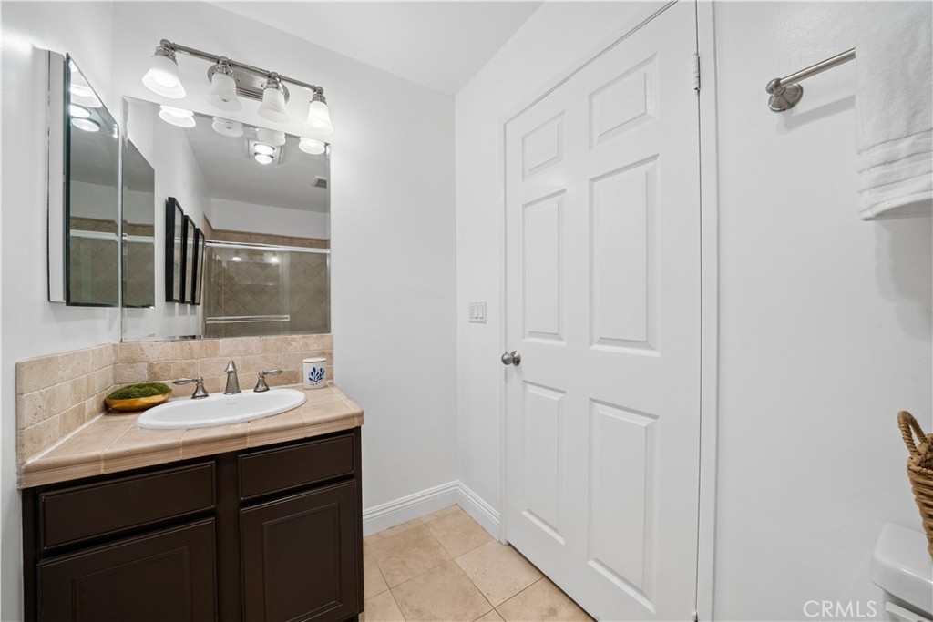 11816 Gorham 113 Property Photo 14