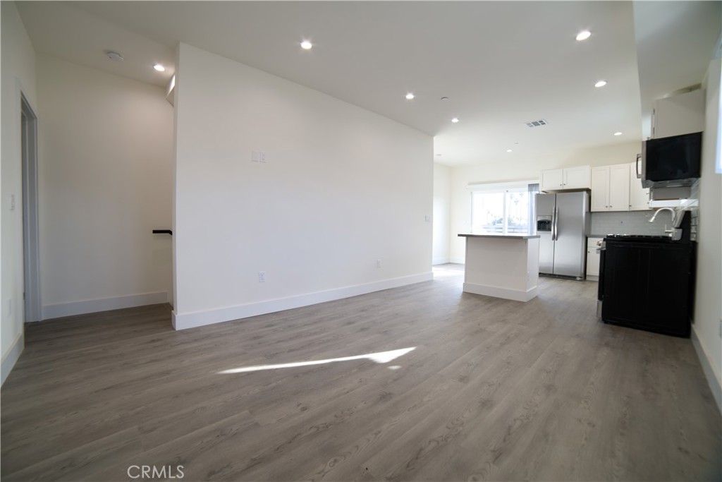 4559 Pickford St Street 4559 1/2 Property Photo 9