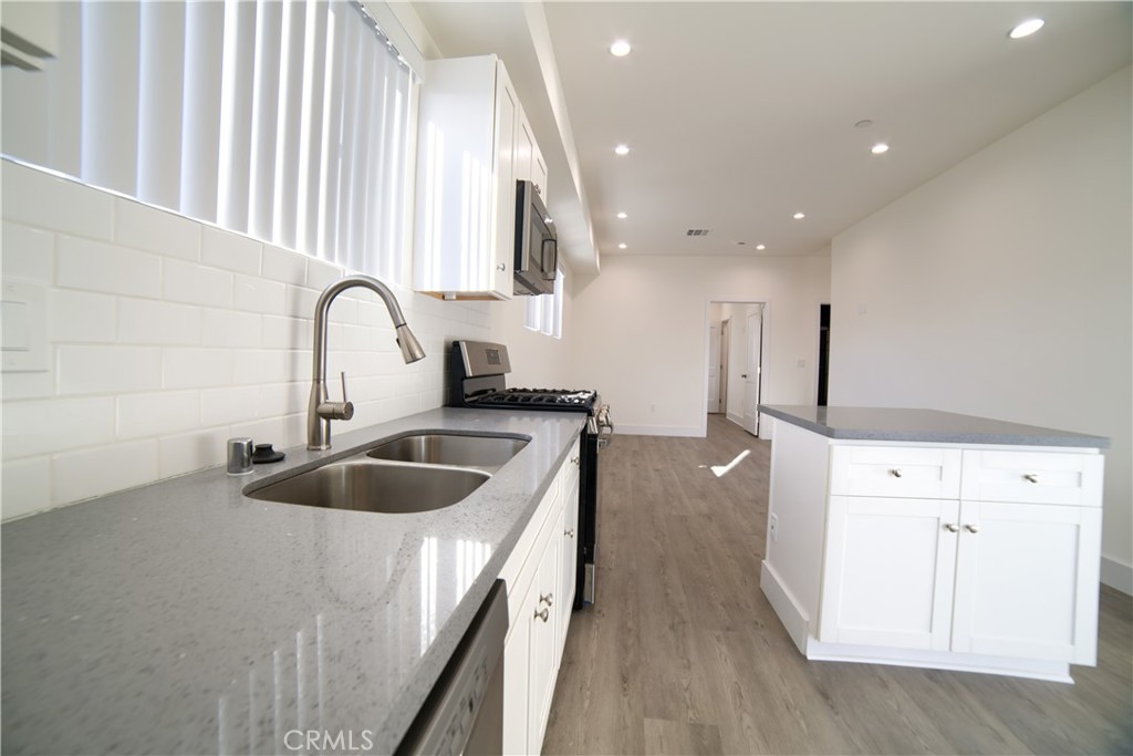 4559 Pickford St Street 4559 1/2 Property Photo 11