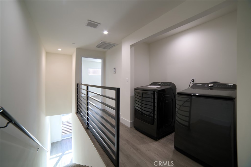 4559 Pickford St Street 4559 1/2 Property Photo 14