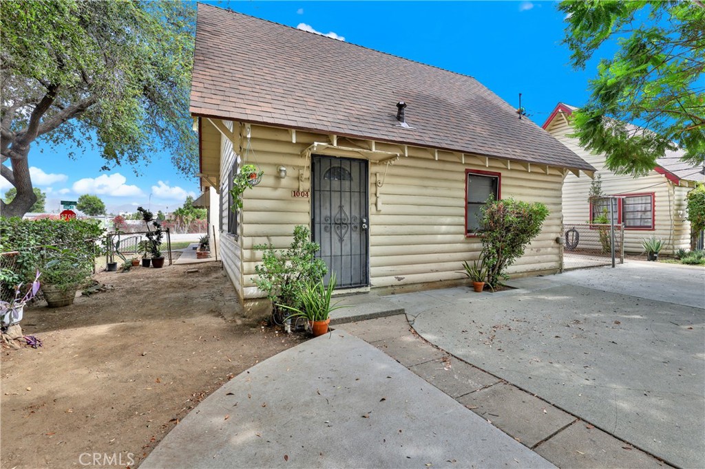 1006 S. Campbell Ave Property Photo 13