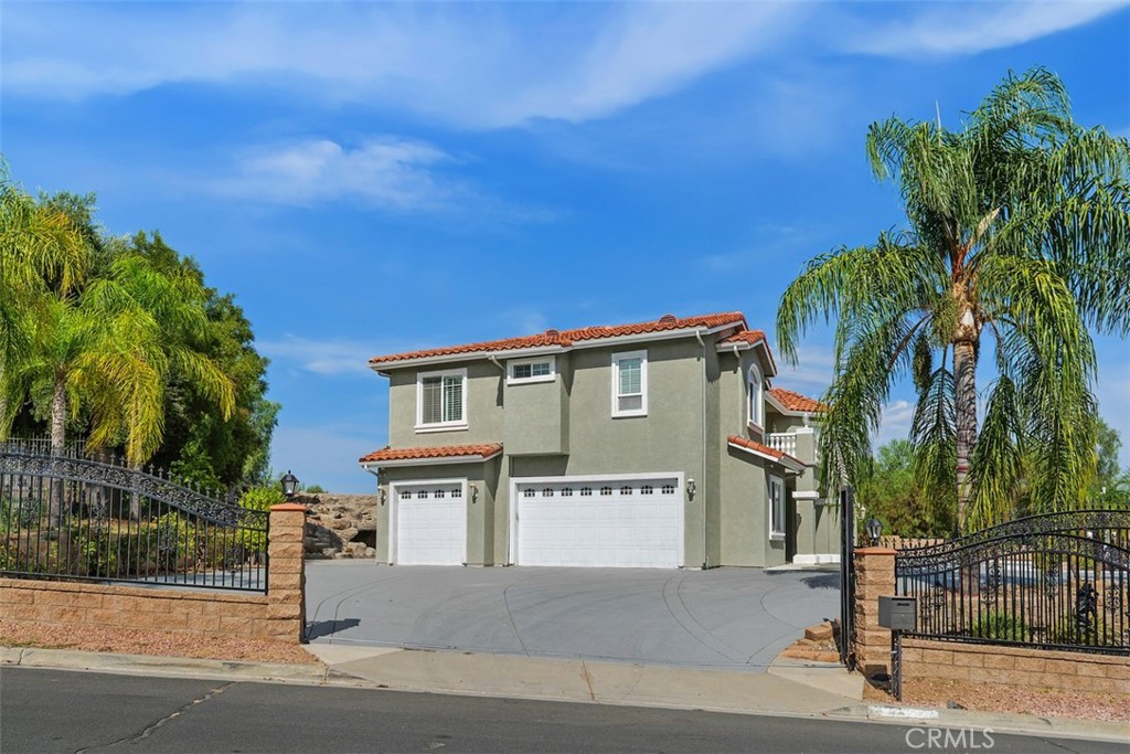 27355 Stonehenge Property Photo 3