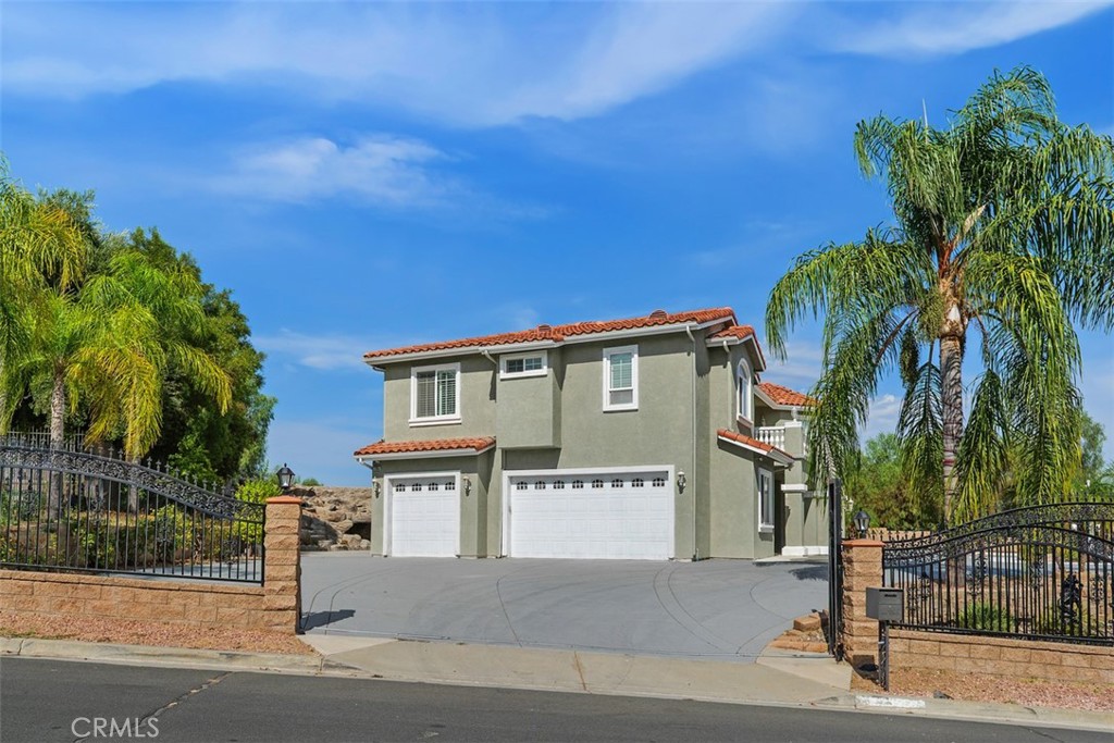 27355 Stonehenge Property Photo 3