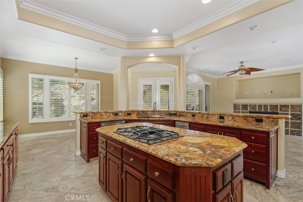 27355 Stonehenge Property Photo 5