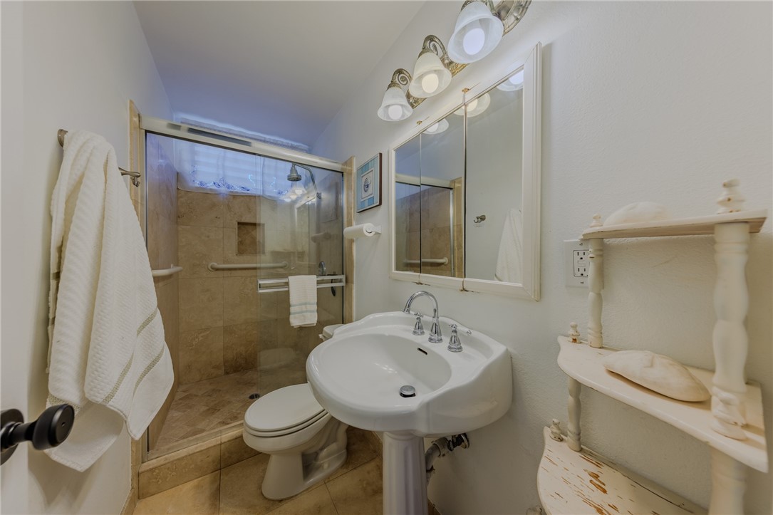 380 Thalia Property Photo 34