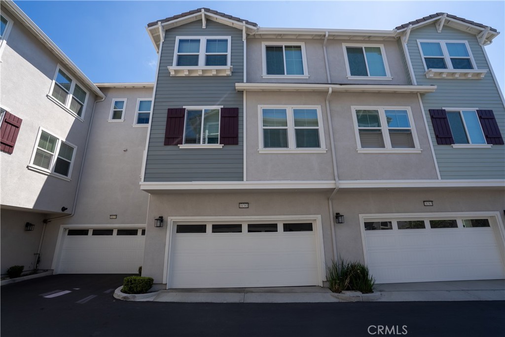18381 Iris Lane Property Photo 1