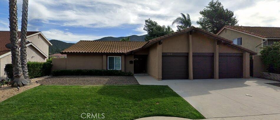 880 Tupelo Wood Court Property Photo 1
