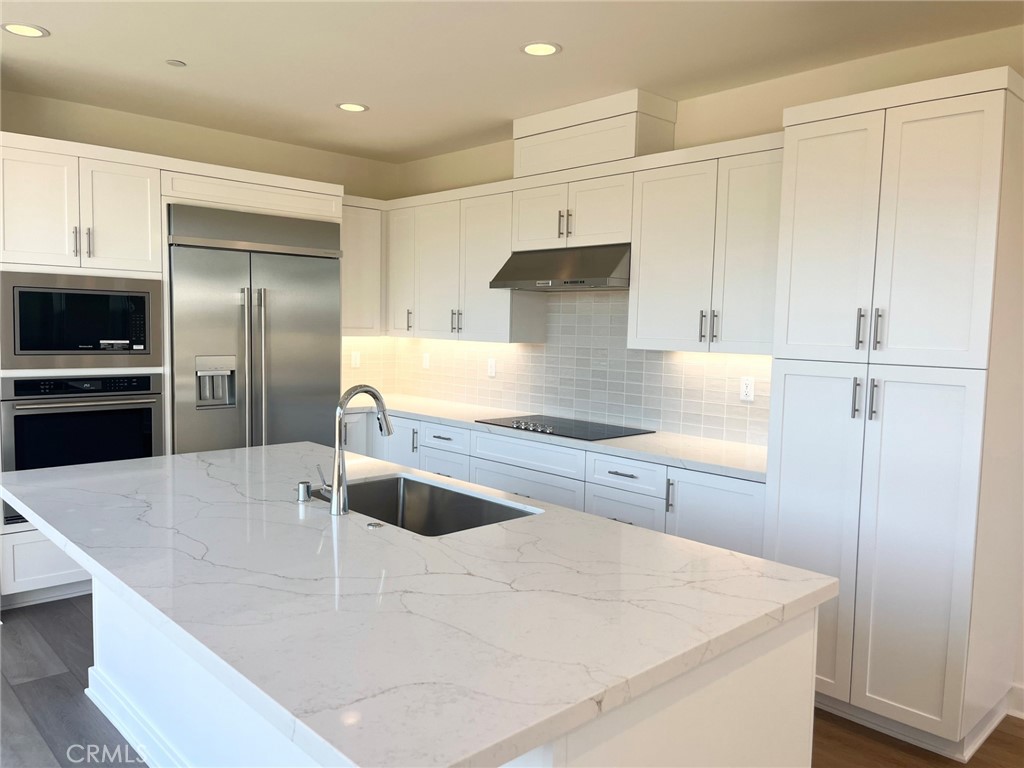 541 Tracy Place Property Photo 4