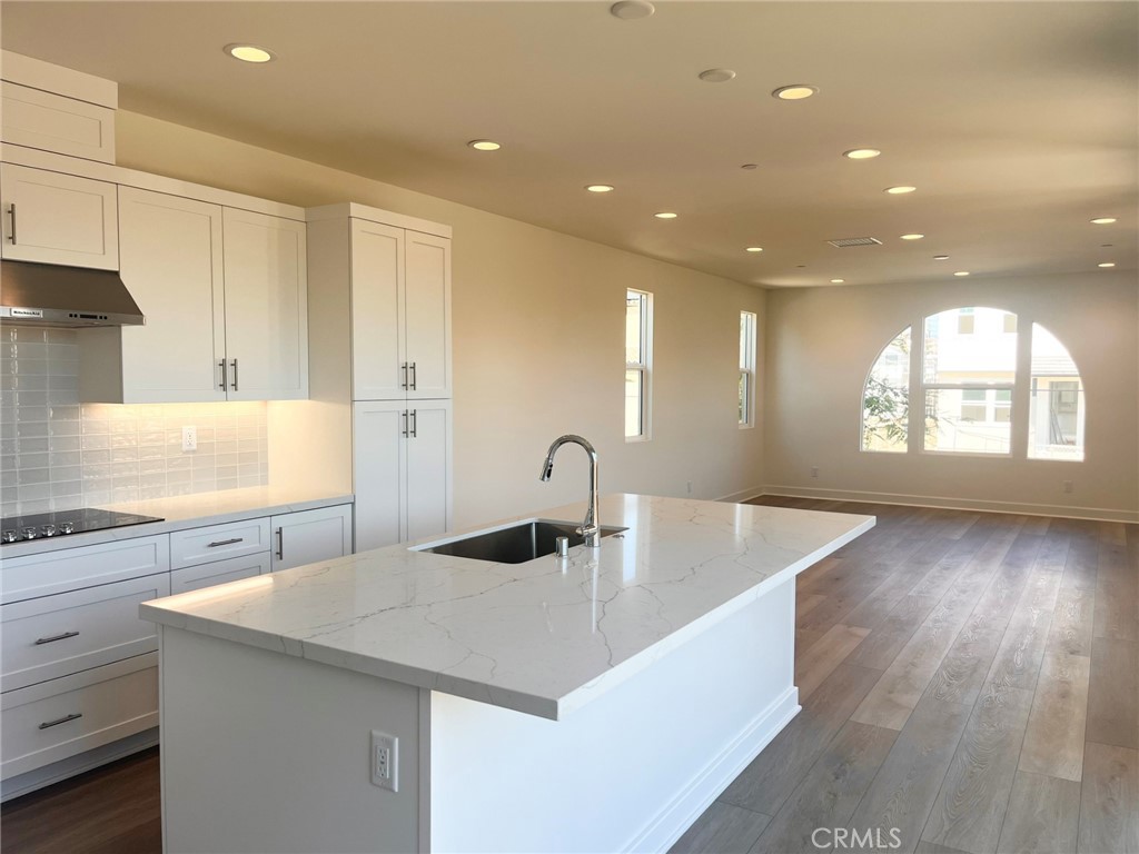 541 Tracy Place Property Photo 5