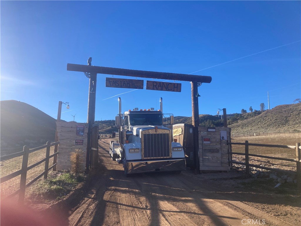 17111 Tehachapi Willowsprings Property Photo 2