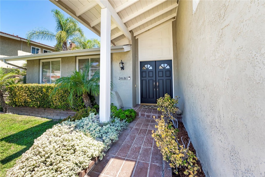 24686 Venablo Property Photo 3