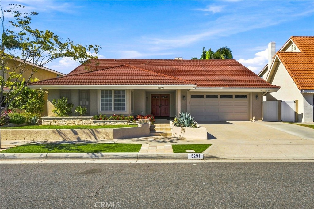 5291 Kenilworth Property Photo 2