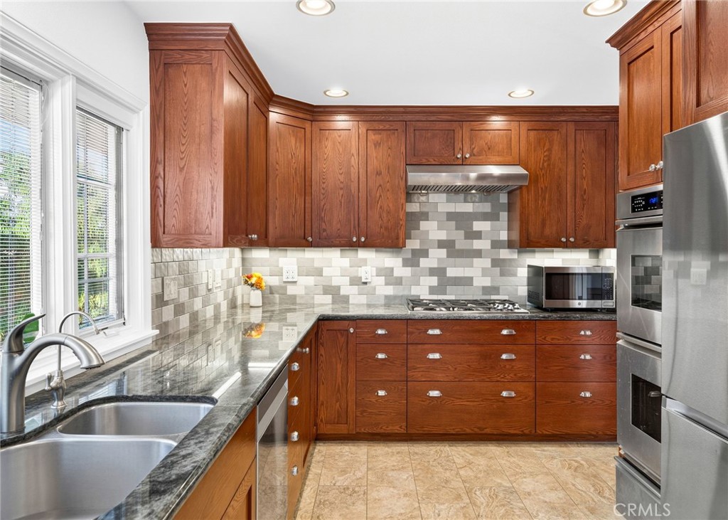 5291 Kenilworth Property Photo 12