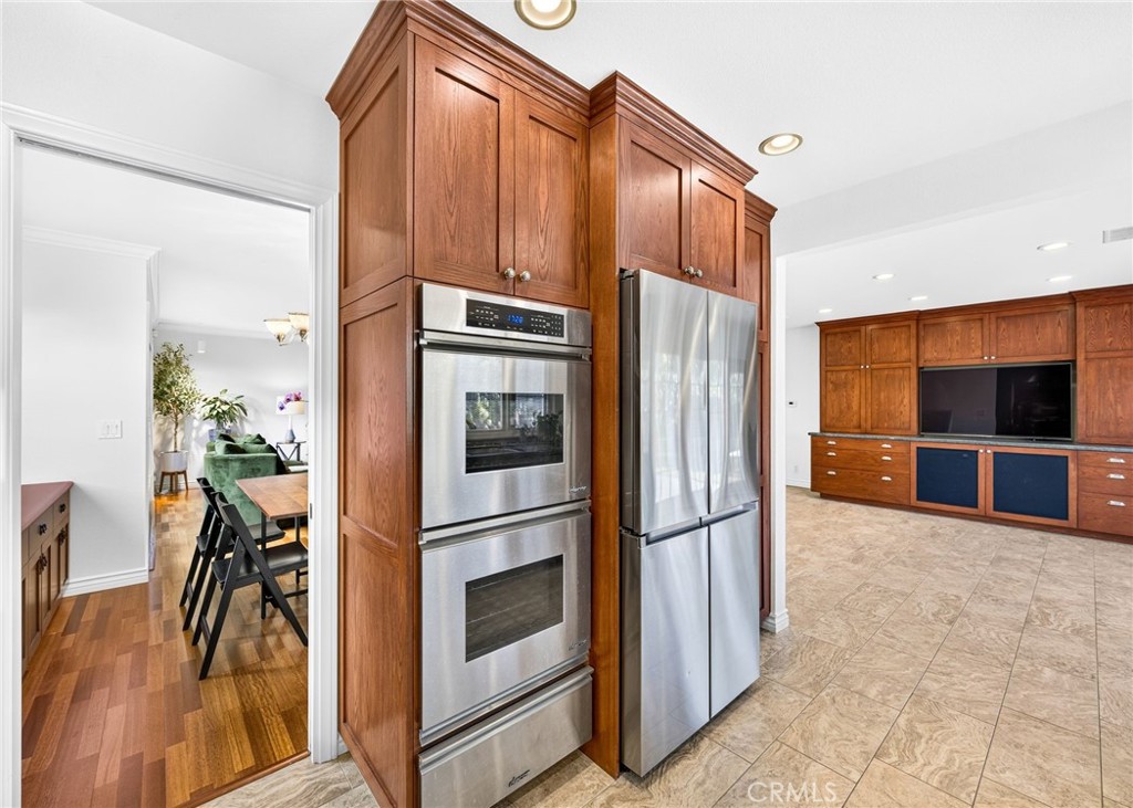 5291 Kenilworth Property Photo 13