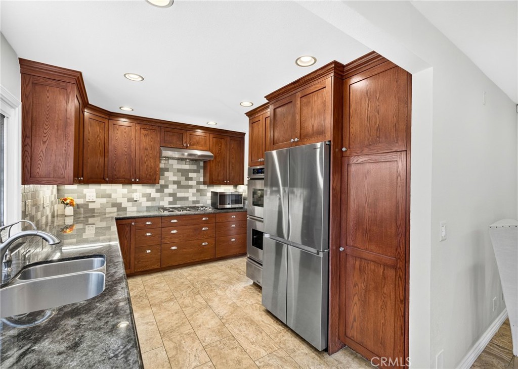 5291 Kenilworth Property Photo 15