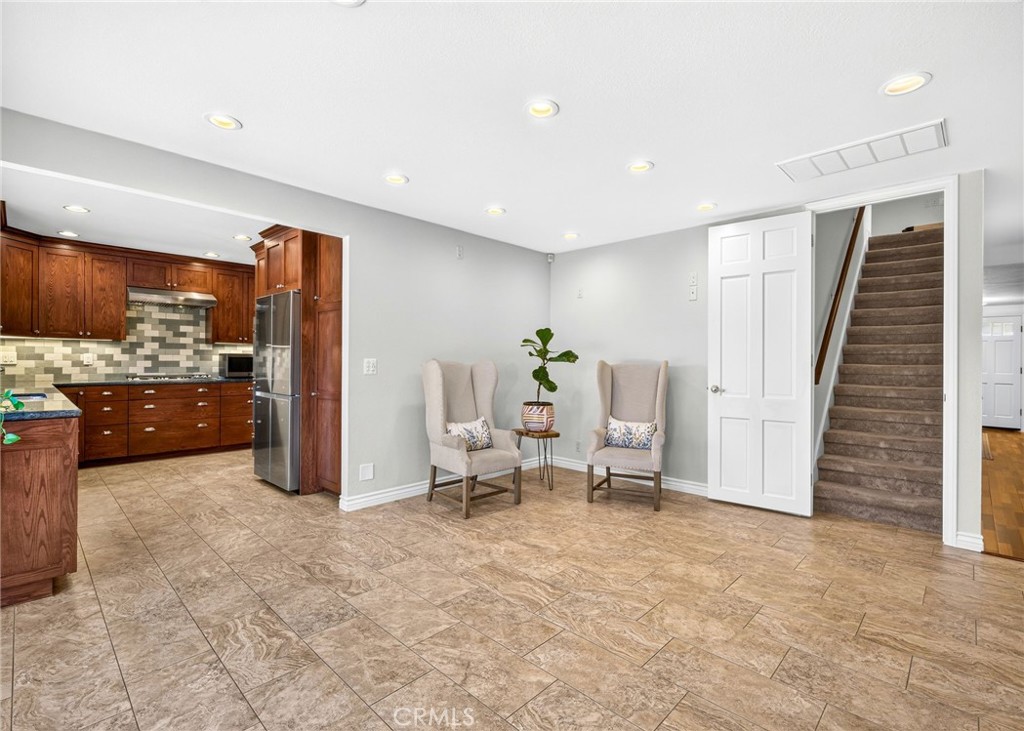 5291 Kenilworth Property Photo 18