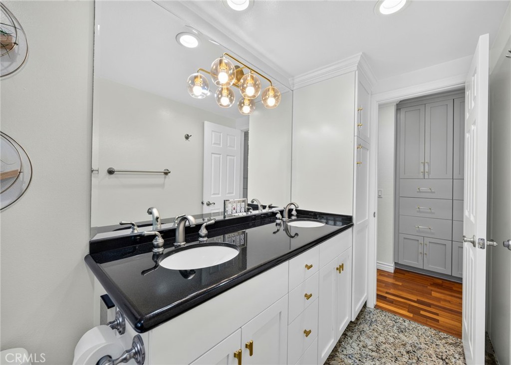 5291 Kenilworth Property Photo 24