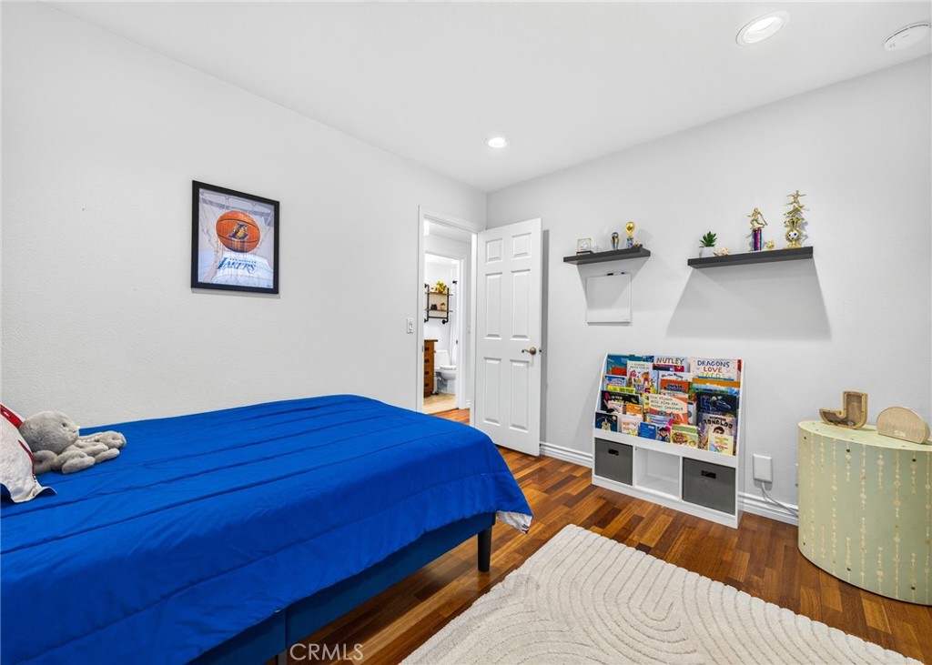 5291 Kenilworth Property Photo 29