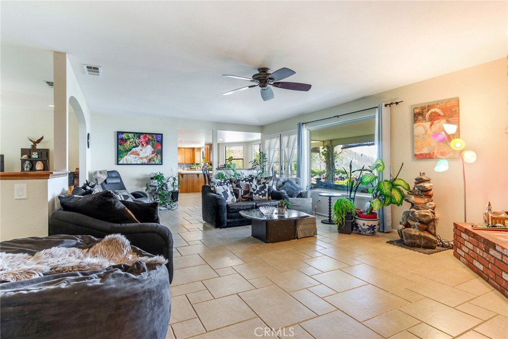 21798 Ridgedale Drive Property Photo 11