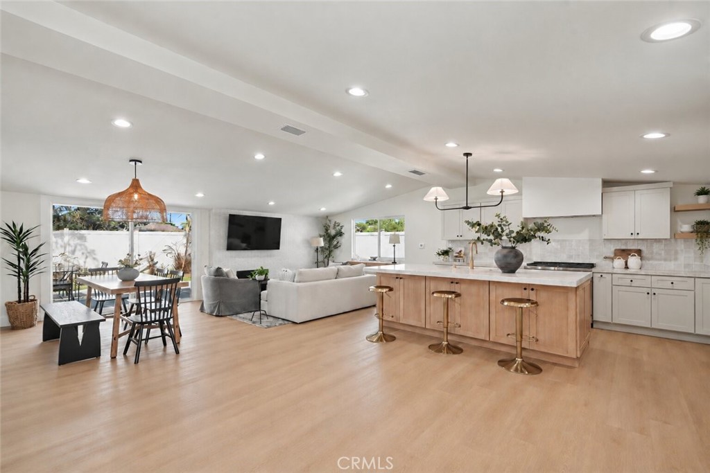 2425 Bowdoin Property Photo 3