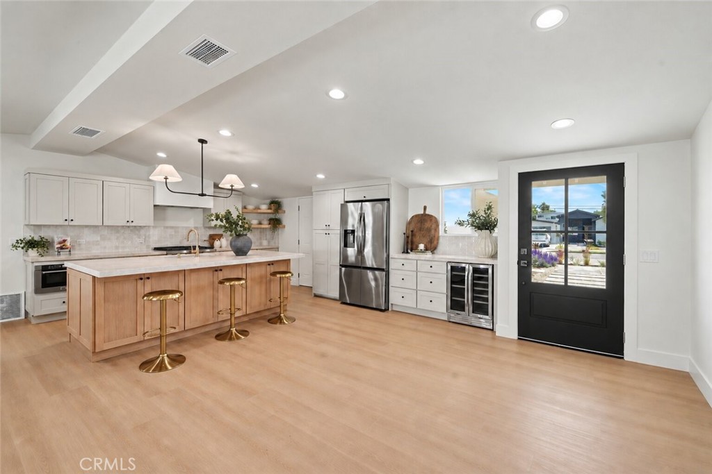 2425 Bowdoin Property Photo 4