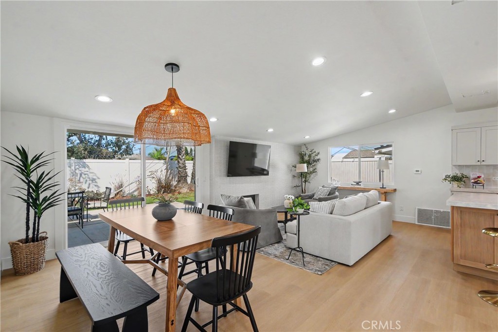 2425 Bowdoin Property Photo 8