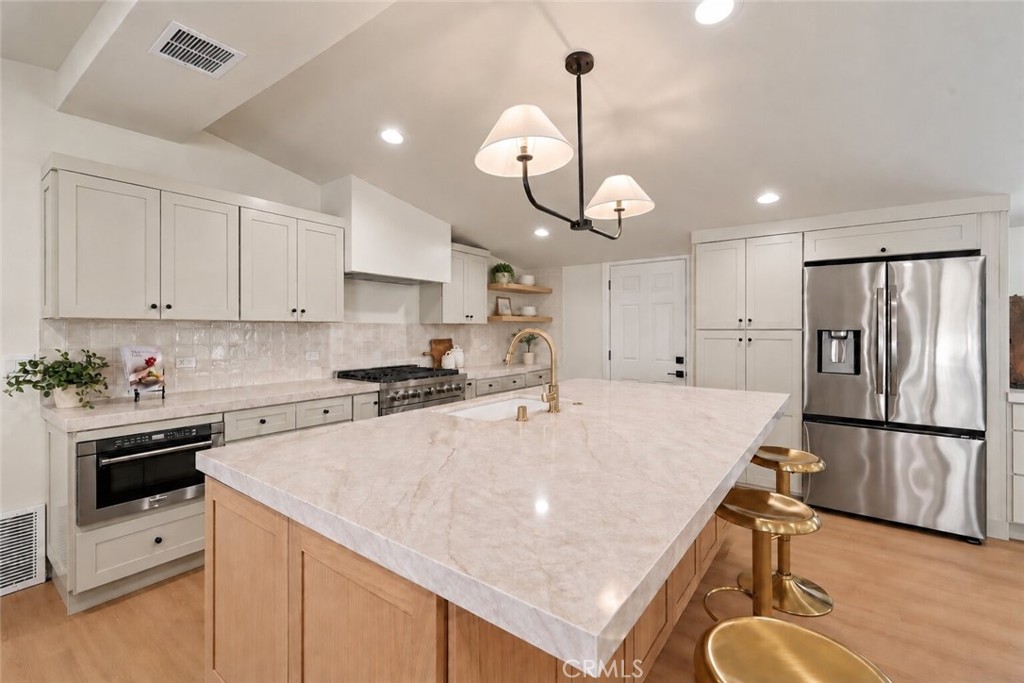2425 Bowdoin Property Photo 10