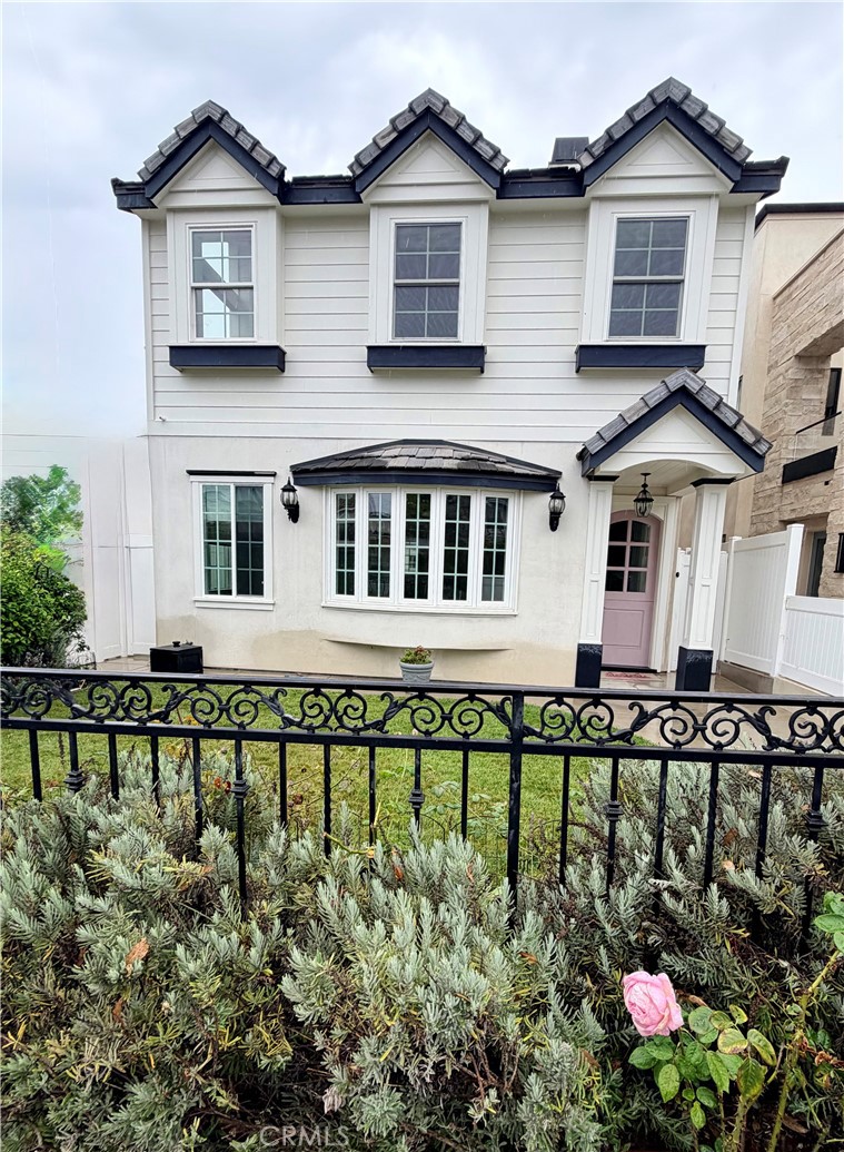 613 Poppy Avenue Property Photo 1