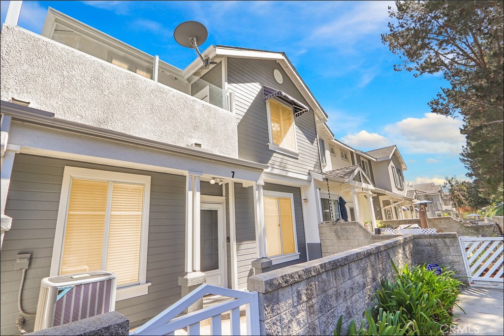 7 Breakers Property Photo 1
