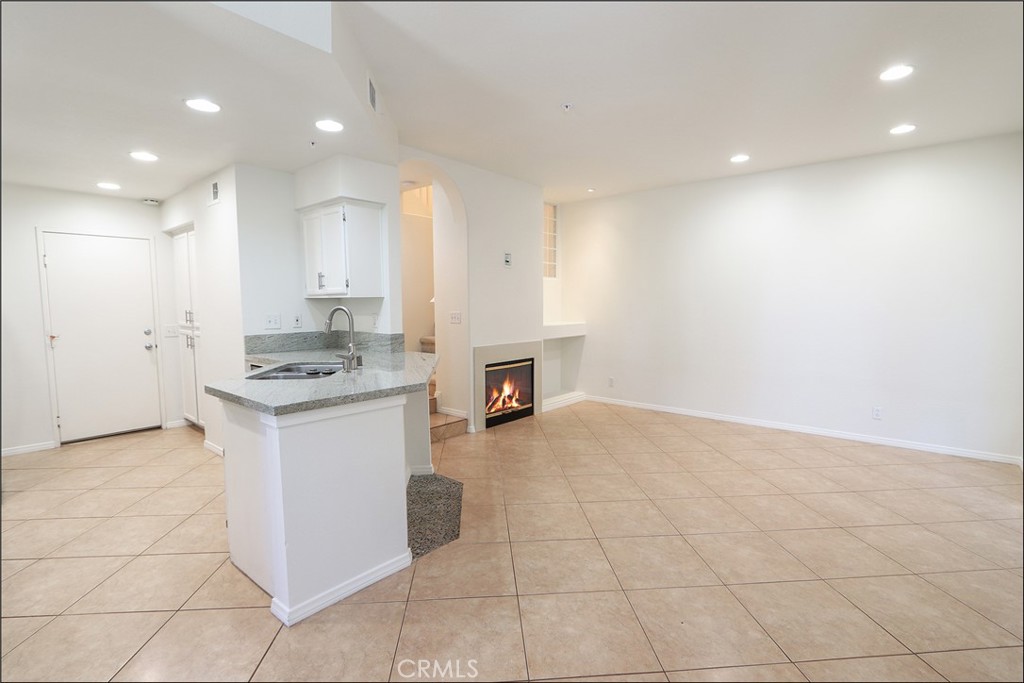 7 Breakers Property Photo 3