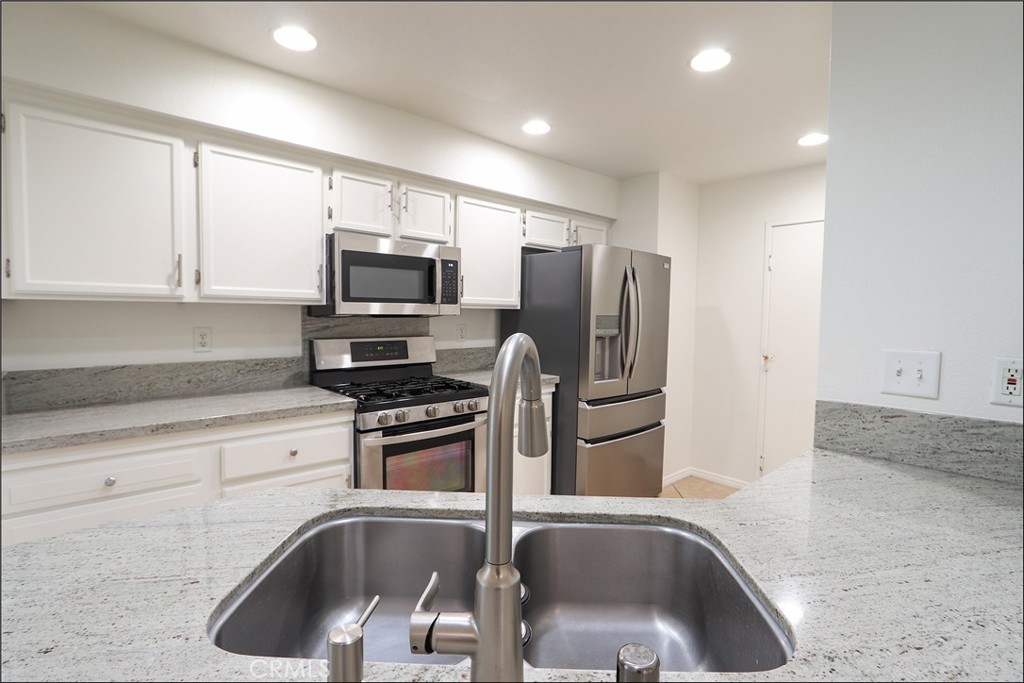 7 Breakers Property Photo 5