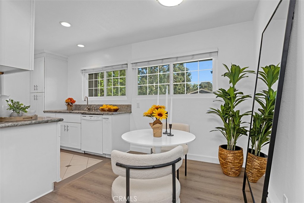 254 Streamwood Property Photo 10