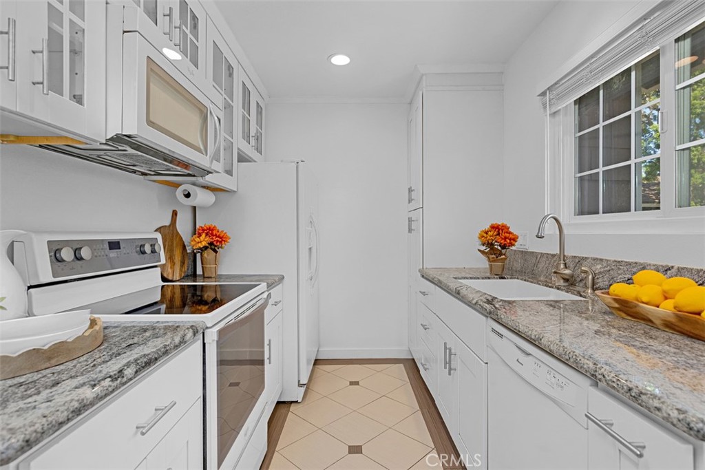254 Streamwood Property Photo 14