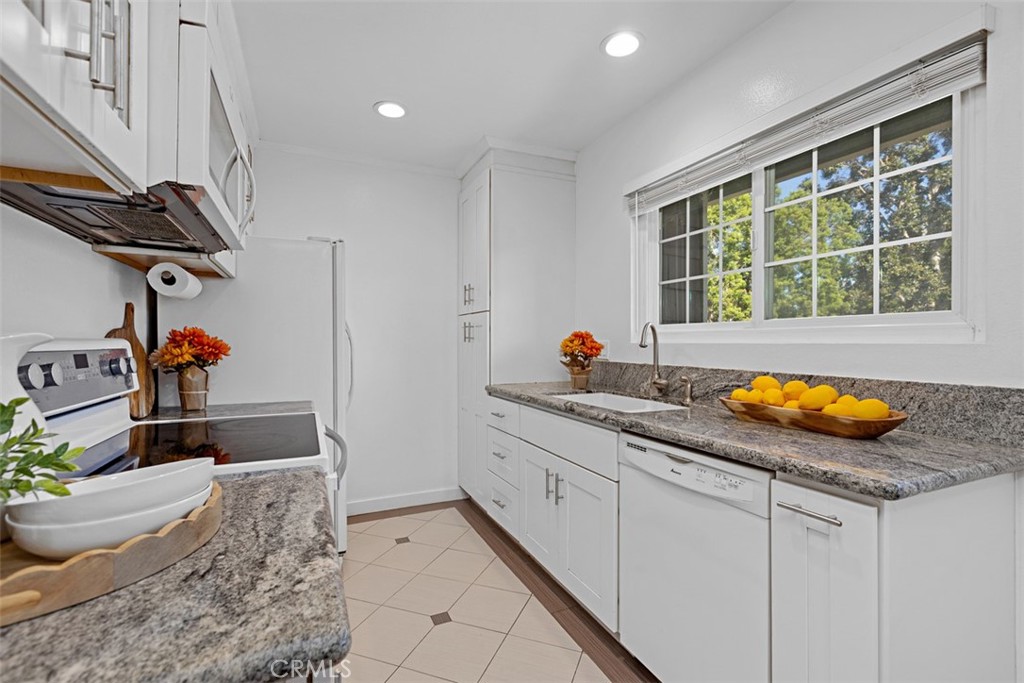 254 Streamwood Property Photo 18