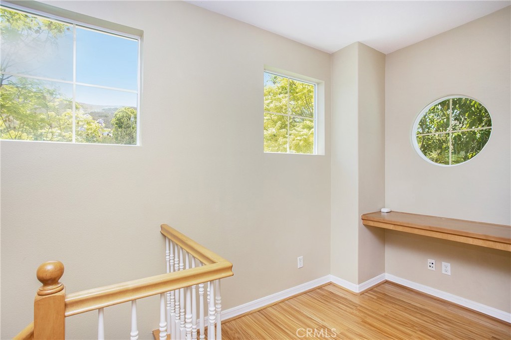 25 Thorp Spring Property Photo 17