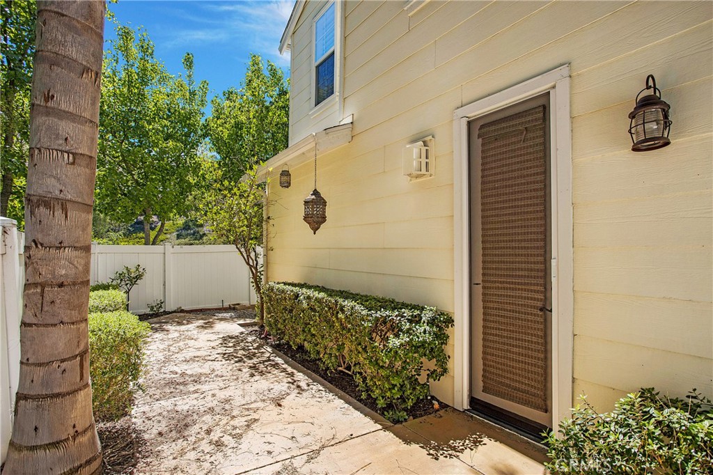 25 Thorp Spring Property Photo 33
