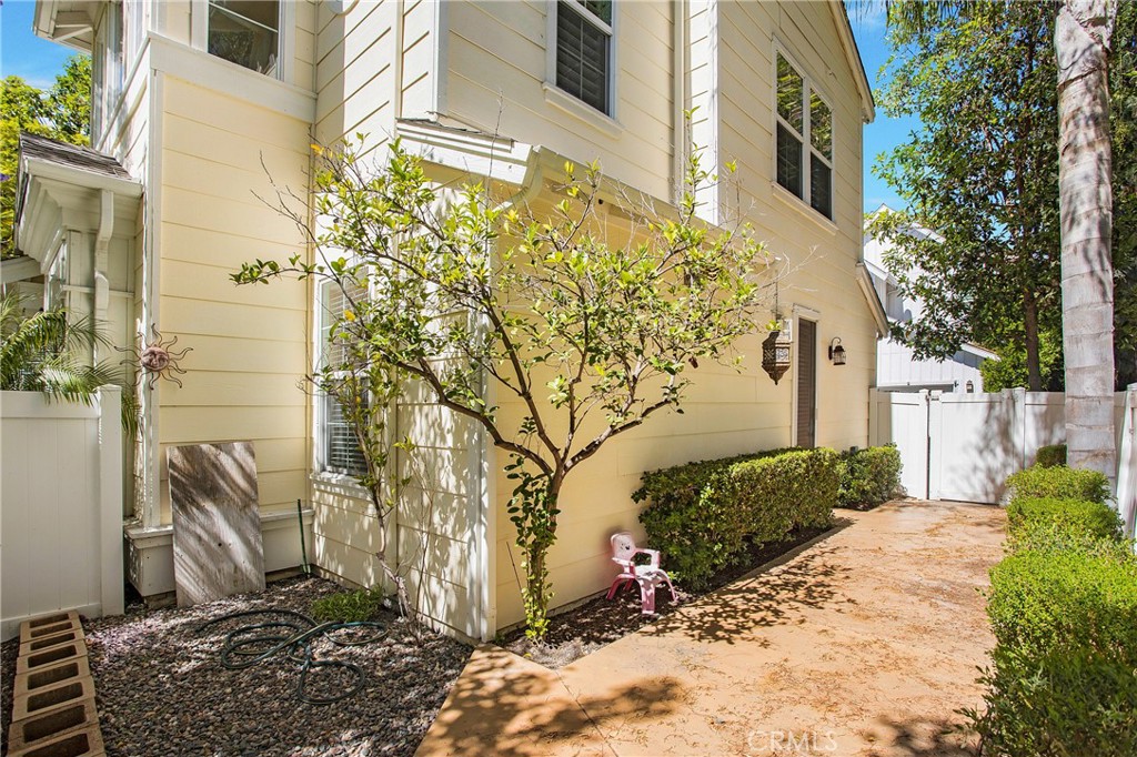 25 Thorp Spring Property Photo 34