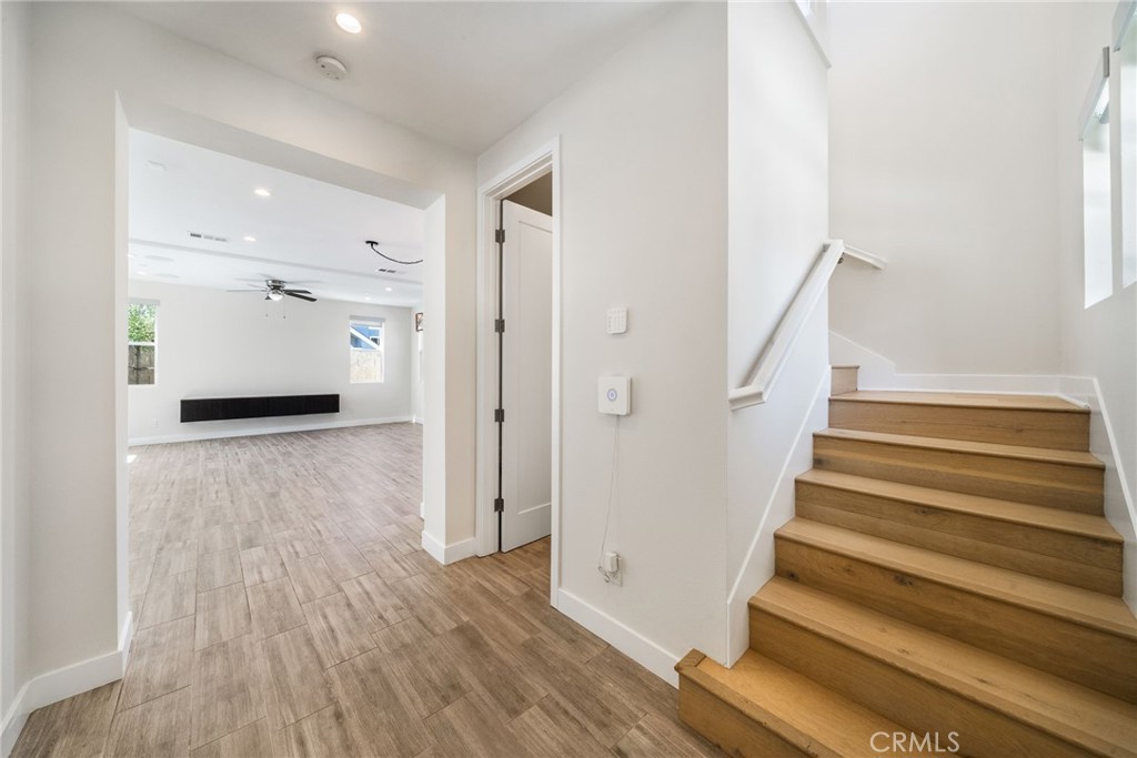 2573 Elden Ave B Property Photo 5