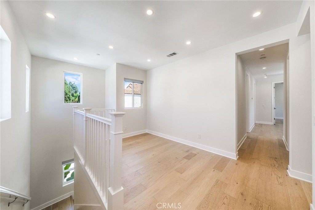 2573 Elden Ave B Property Photo 17