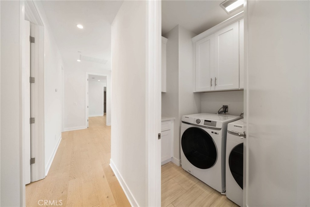 2573 Elden Ave B Property Photo 19