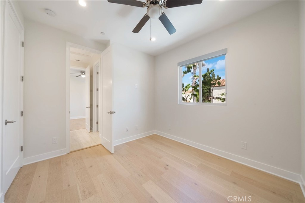 2573 Elden Ave B Property Photo 27