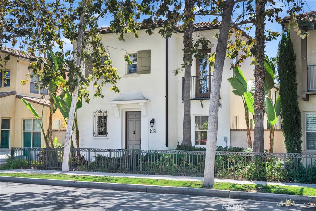 412 E Santa Ana Street Property Photo 3