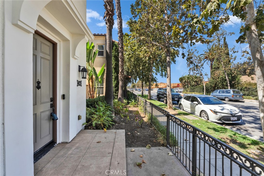 412 E Santa Ana Street Property Photo 5