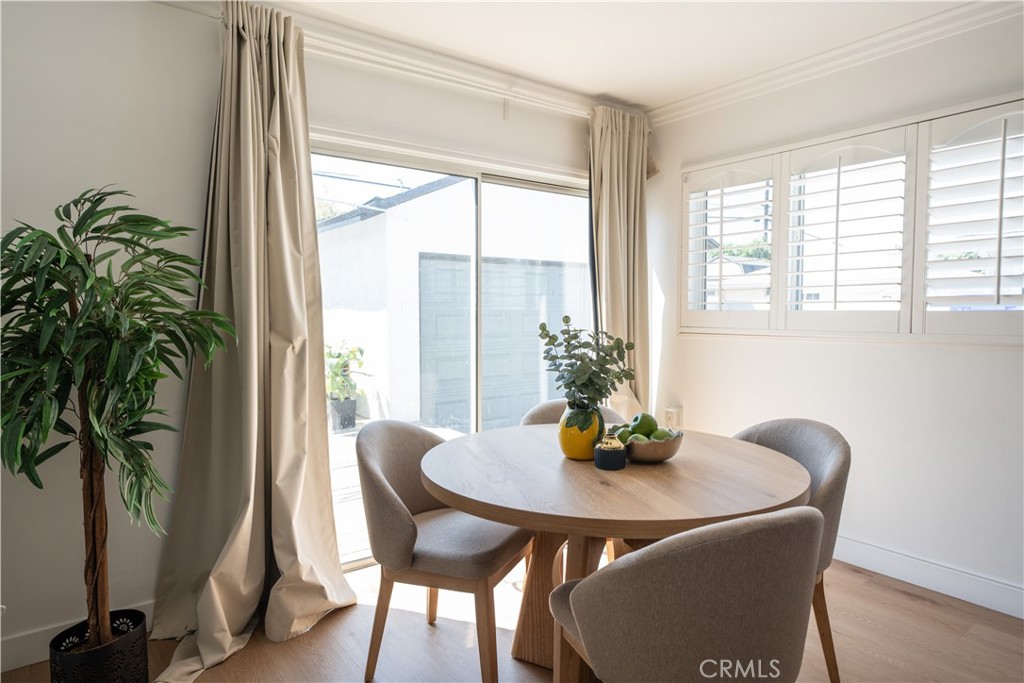 372 E Floral Property Photo 11