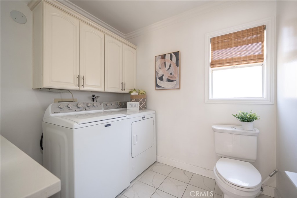 372 E Floral Property Photo 12